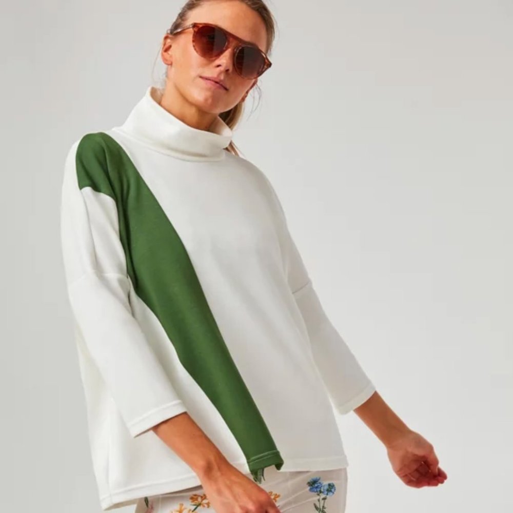 White and Grass Green Slash Funnel Pullover (XS/S)